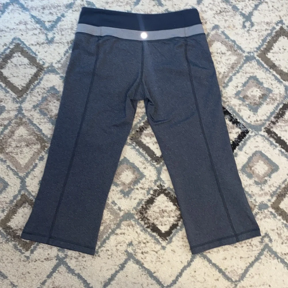 Lululemon cropped leggings sz 6 grey capris - Picture 4 of 6